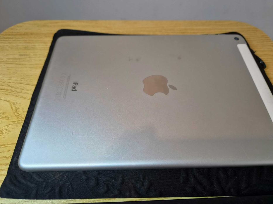 Sprzedam Apple iPad Air 2 model A1567.