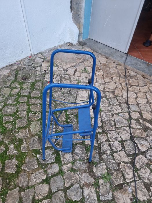Vendo escadote 3 degraus vintage