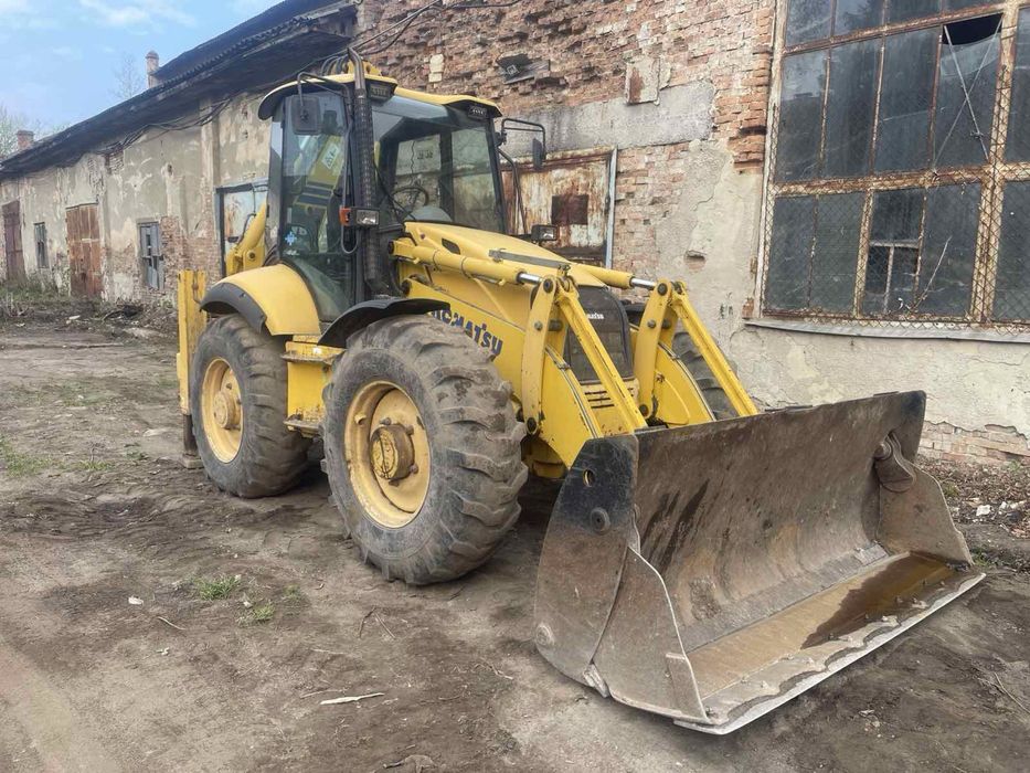 Екскаватор навантажувач komatsy