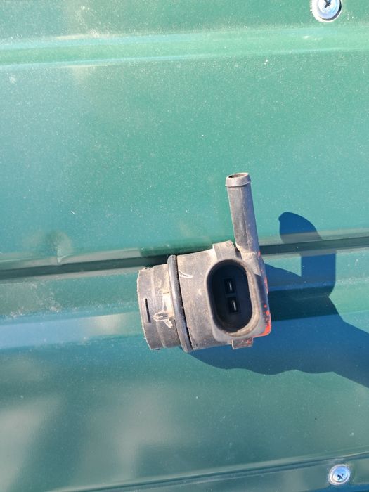 Клапан адсорбера.