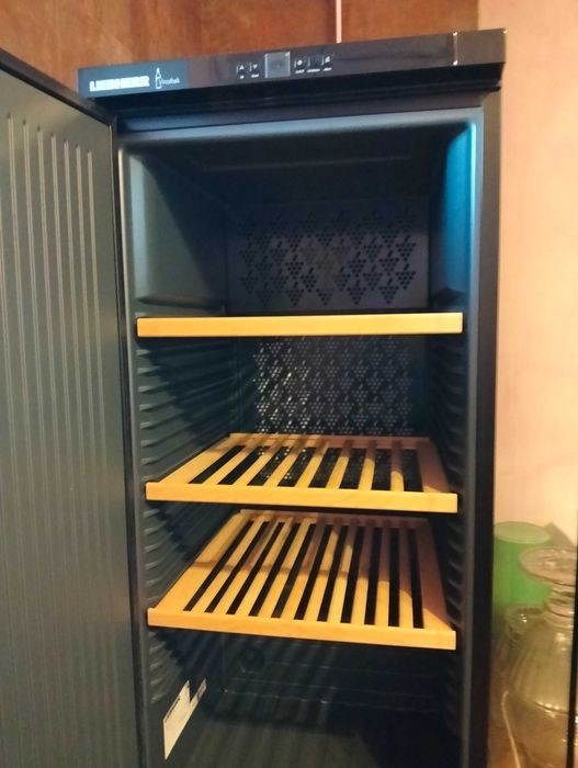 Arca de vinhos como nova