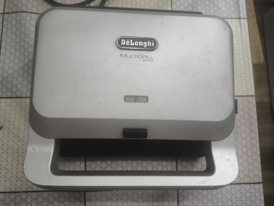 Гриль-вафельниця DeLonghi SW 12AC S