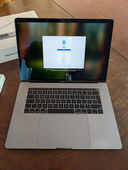 MacBook Pro 2019 i7 32GB/500GB/Radeon Pro 555X 4GB