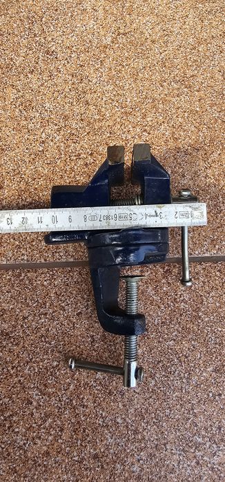 Małe  imadło  imadełko obrotowe 70mm PRL