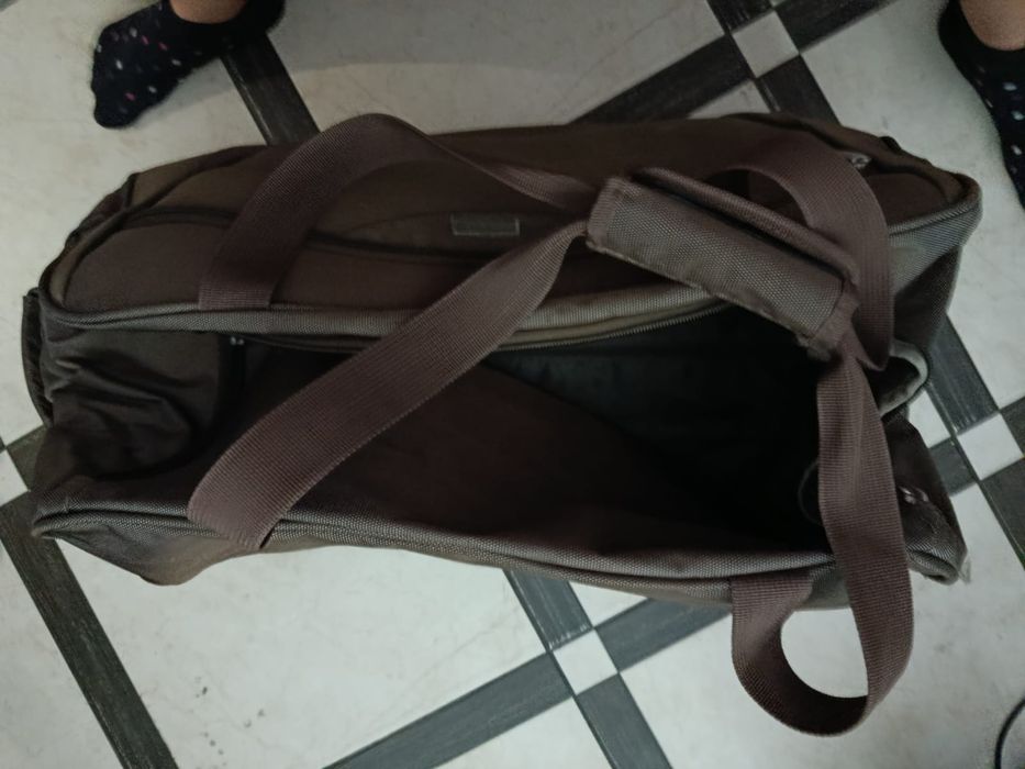 Дорожня сумка на колесах зручна