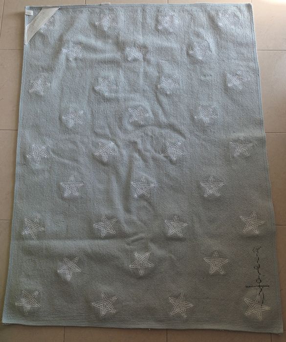 Tapete retangular com estrelas da LORENA CANALS