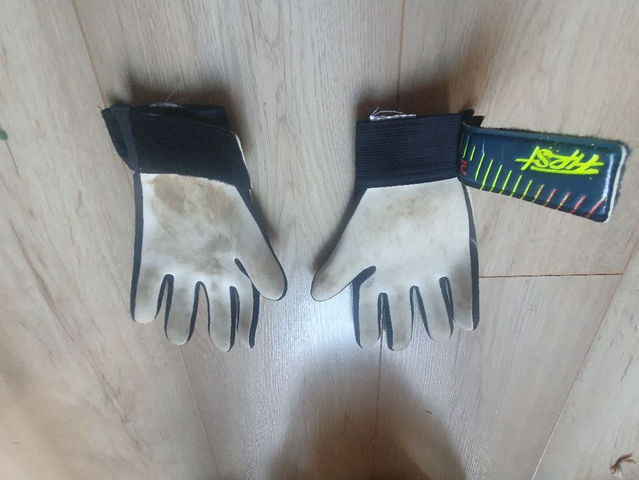 Rękawice bramkarskie dziecięce KIPSTA