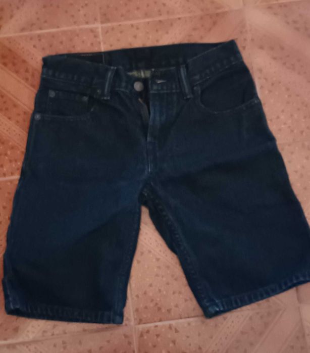 Calções de ganga Levis. Ótimo estado.