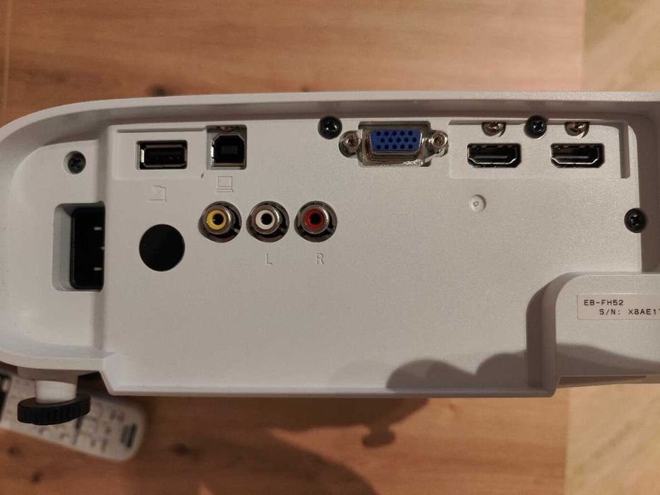 Projektor EPSON EB-FH52