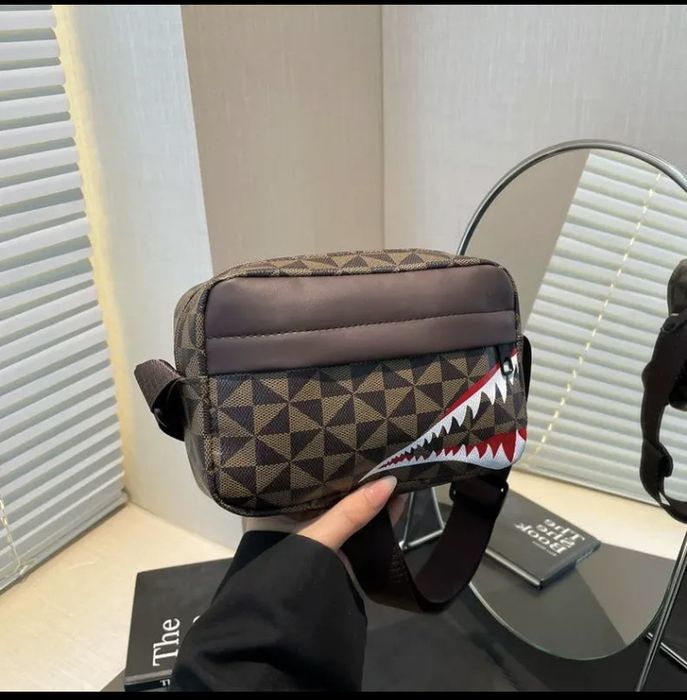 сумка sprayground в різних кольорах