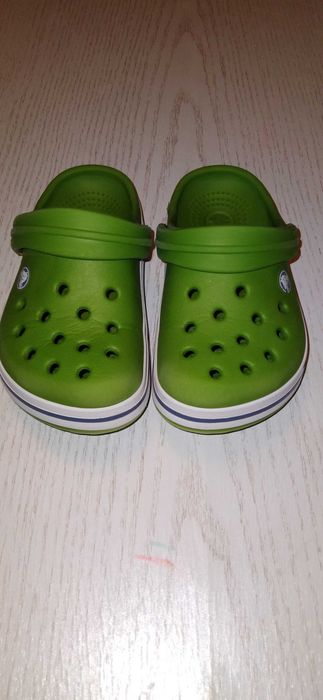 Дитячі тапки оригінальні Crocs 6 c 7