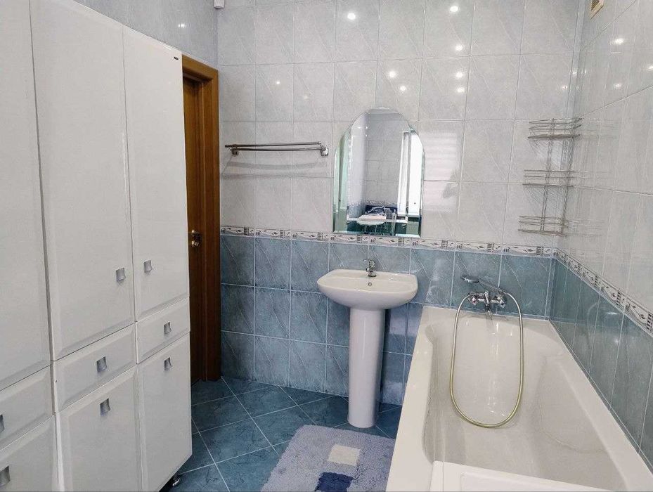 Комфортний будинок, Шевченківський район! Без комісії!