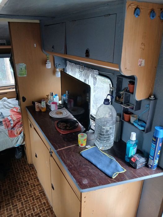 Caravana   em boas condicoes  para terreno