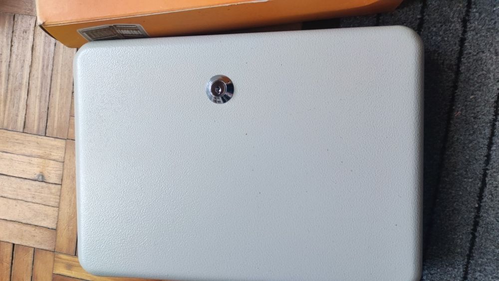 Armário metal com 40 ganchos