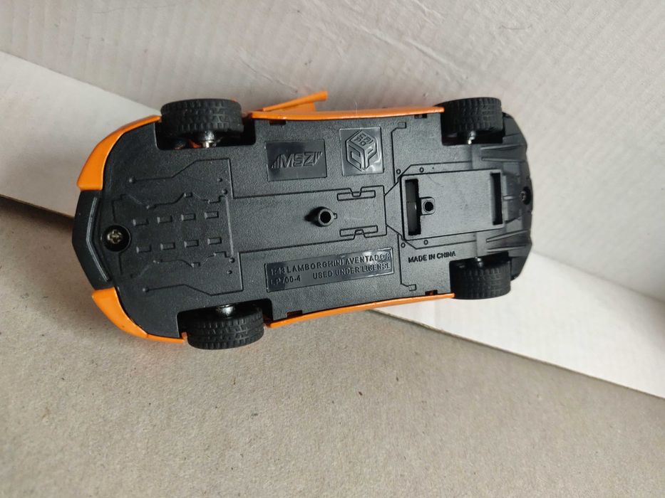 Модель Lamborghini aventador LP 700-4 1:43 , металл, инерция.: 175