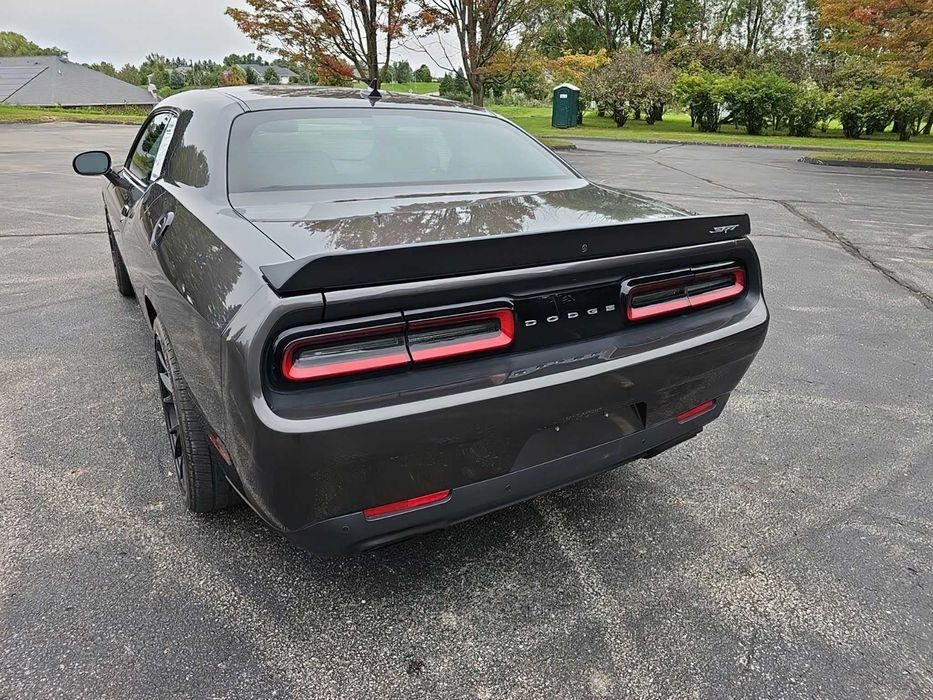 Dodge Challenger SRT Hellcat      2017