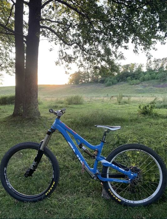 YT play dj slope dirt mtb