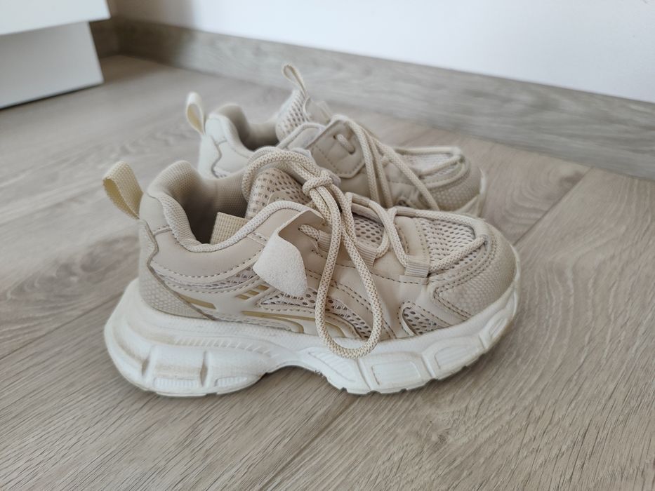 Кросівки для дівчинки