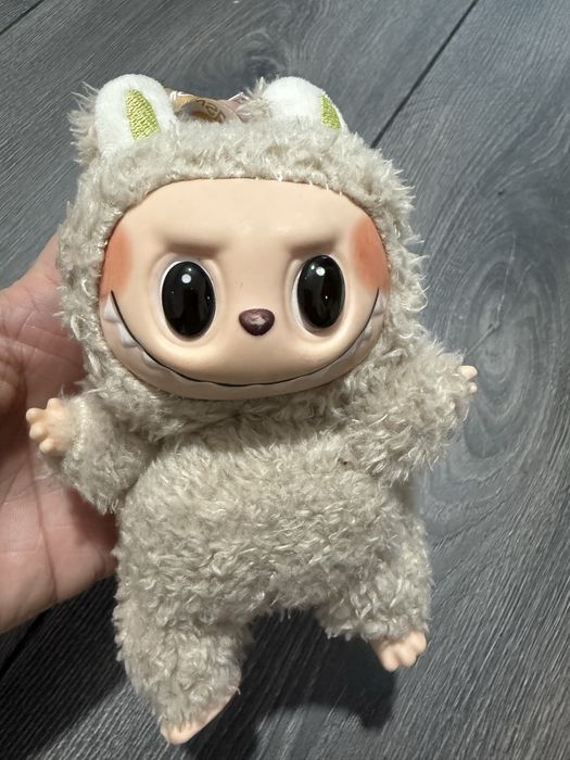 Лабубу,іграшка….