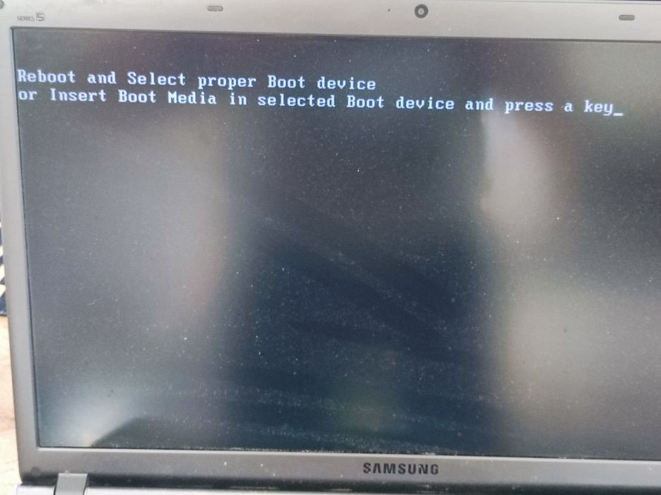 Laptop Samsung 17 cali Intel core i7