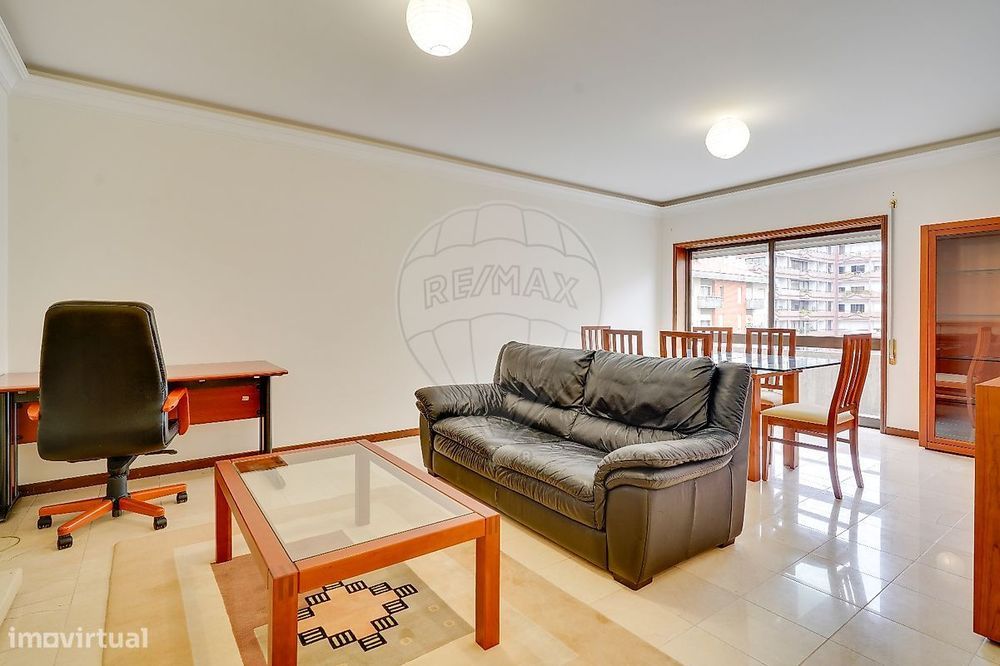 Apartamento T4 para arrendamento