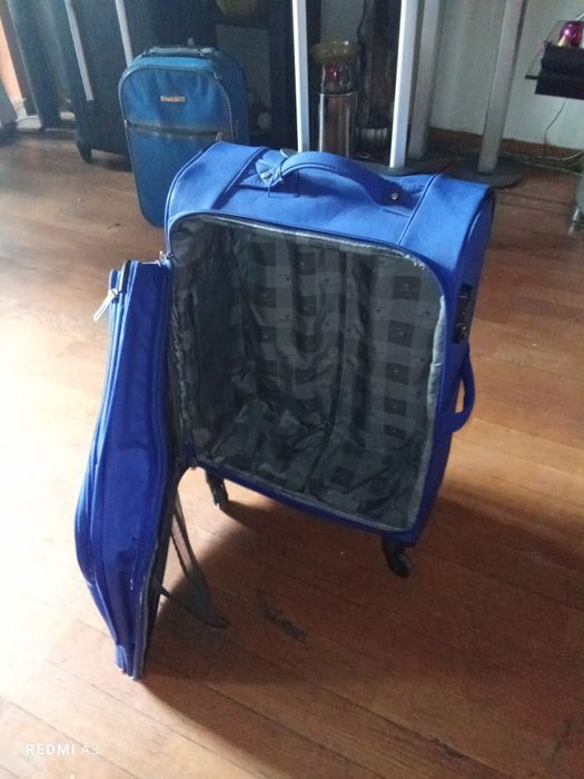 Mala trolley em bom  estado