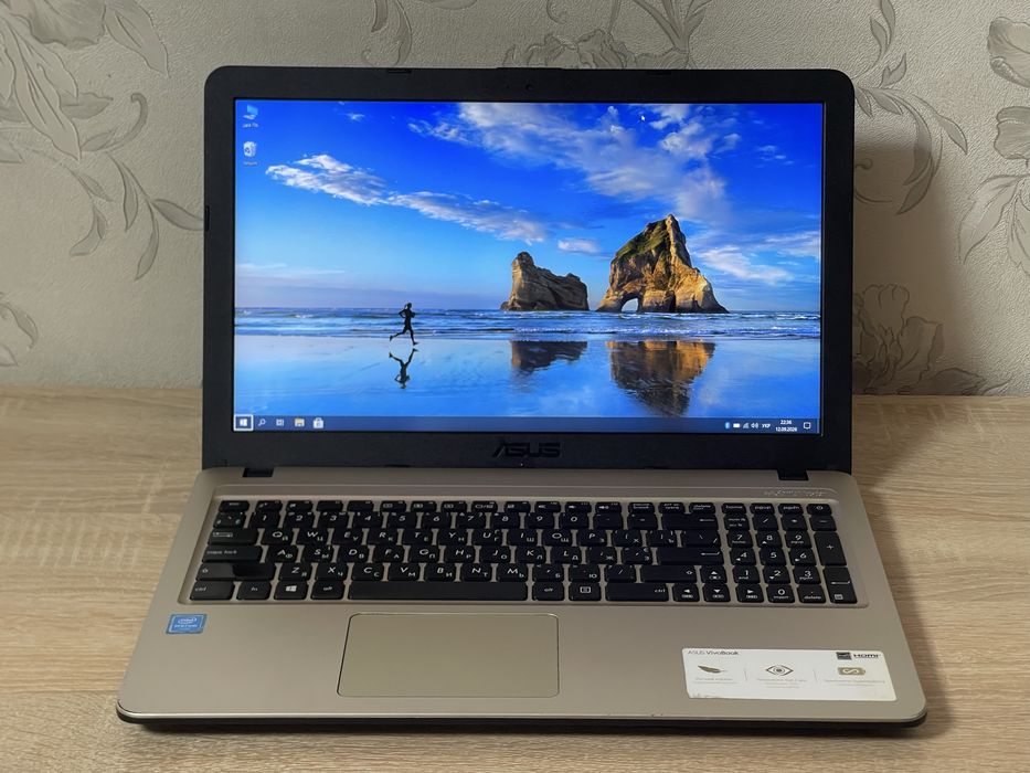 Ноутбук Asus VivoBook R540N | 4 Ядра | Intel HD 505 | Sonic Master | Хороший Стан
