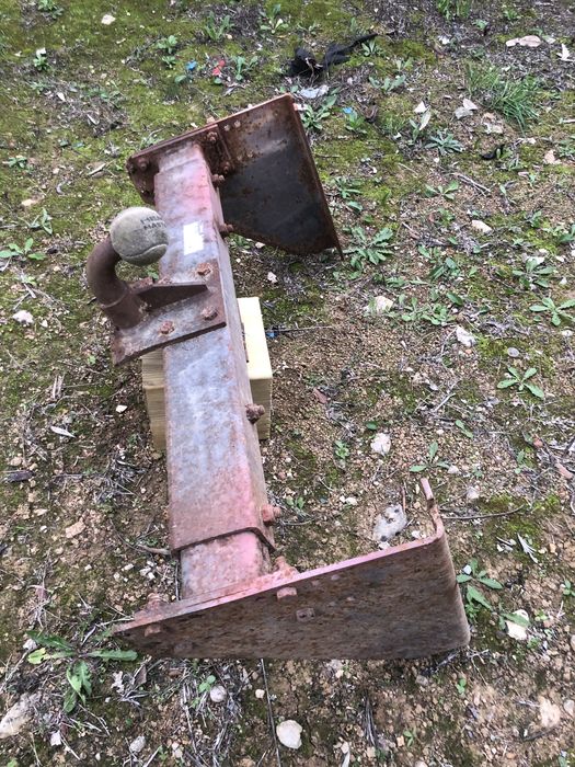 Bola de reboque com estrutura