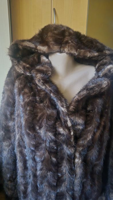 Futerko z norek z kapturem