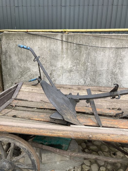 Продам плуг одноклрпусний