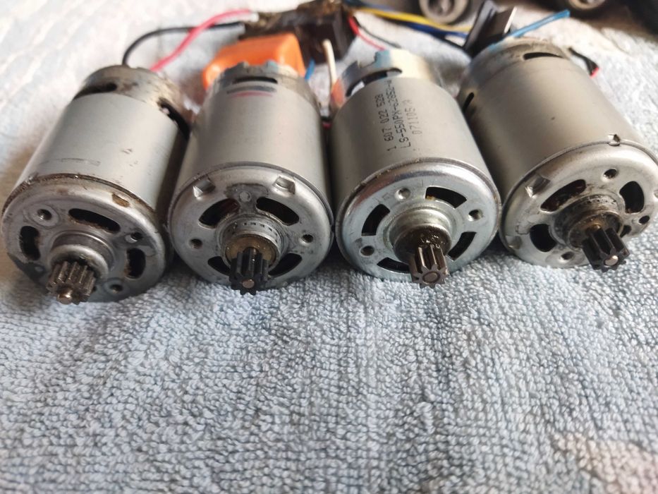 Шуруповёрт Bosch PSR 1200,зарядное(запчасти).