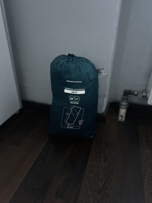 Śpiwór Quechua Arpenaz 20° + poduszka turystyczna Quechua Comfort