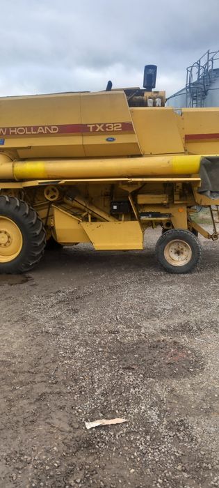 Kombajn New Holland tx32