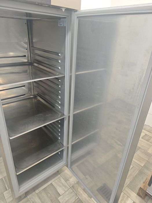 Морозильна шафа 600 л K + T Німеччина