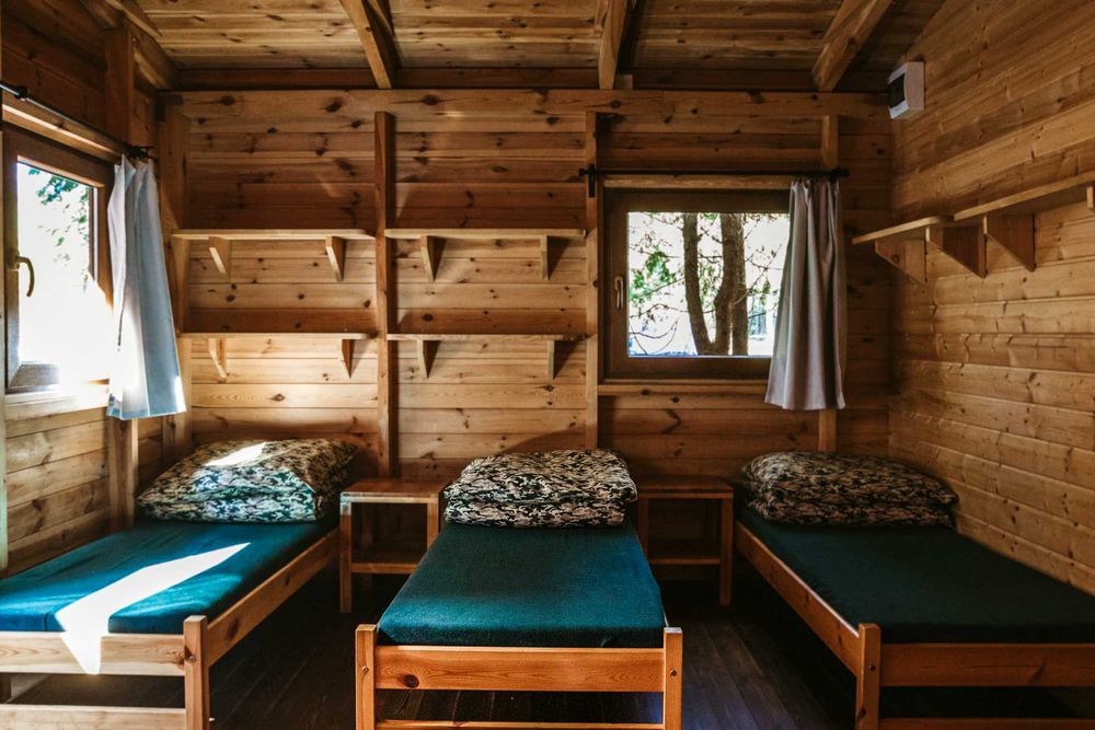 Domki i noclegi dla rodzin nad jeziorem | Majówka | Giewartów