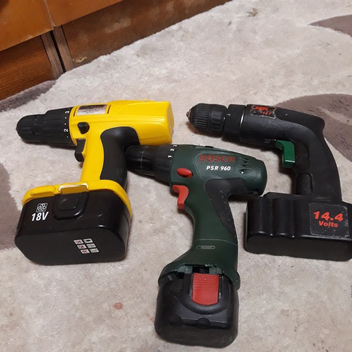 Три шуруповерти робочі