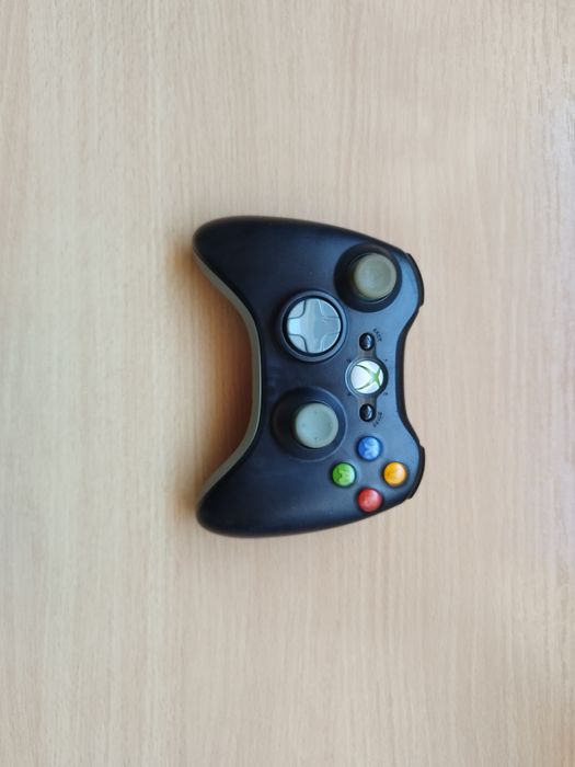 Pad xbox 360 , stan bardzo dobry, oryginalny