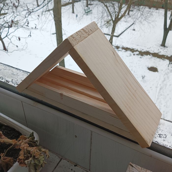 Drewniany karmnik dla ptaków -GRATIS