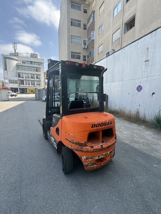 Empilhador Doosan 3 ton diesel