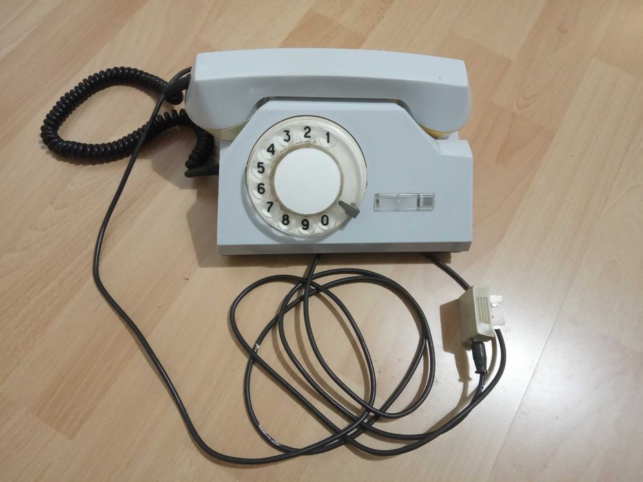 Телефон шнуровий ( провідниковий) б/у.
