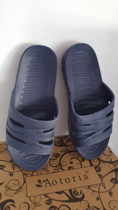Klapki z pianki uniwersalne modne rozmiar 41  długość stopy 26 cm