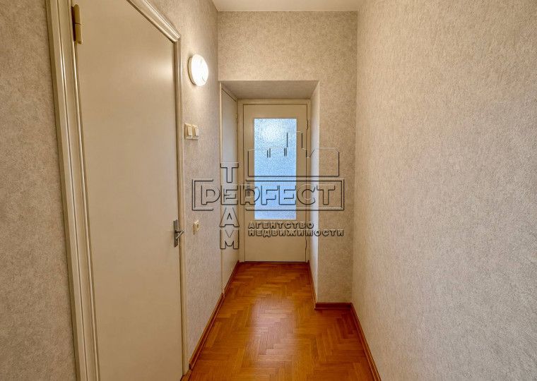 Продаж 1к квартири Червоної Калини 63А / Красной Калины 63А