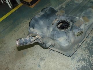 bmw 735 i e-32 deposito de gasolina