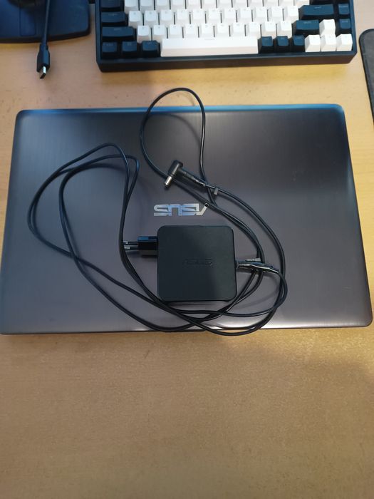 Laptop z cyrylicą Asus Vivobook S551L