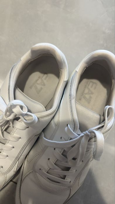 Buty biale armani
