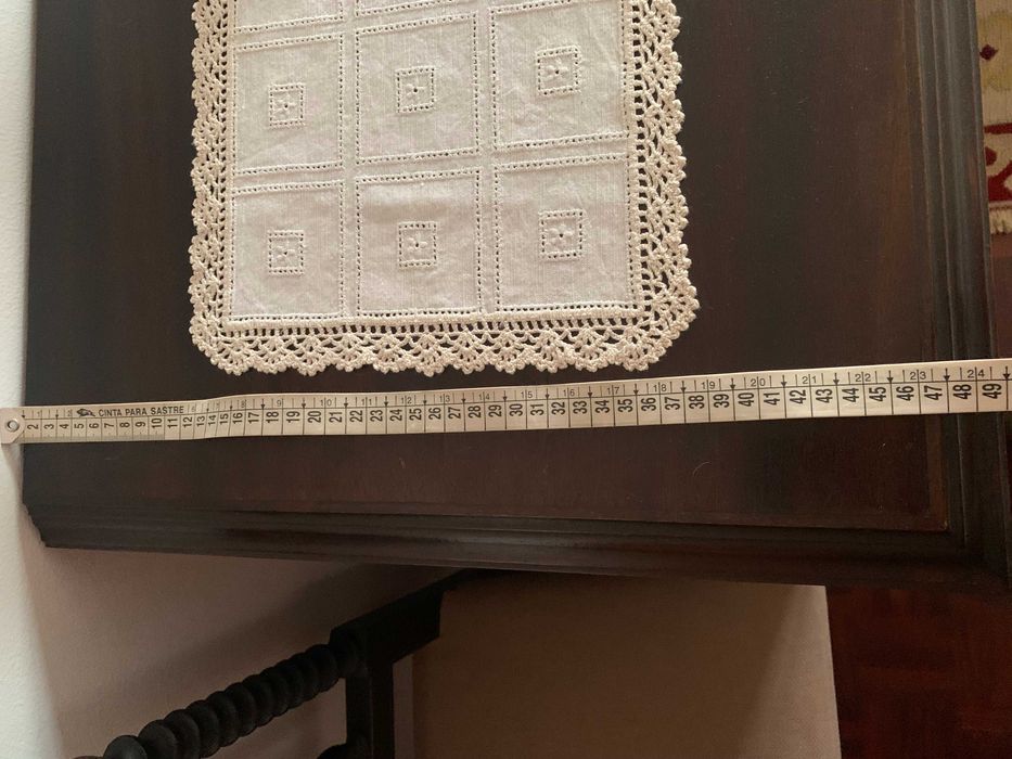 Cómoda de Madeira Escura