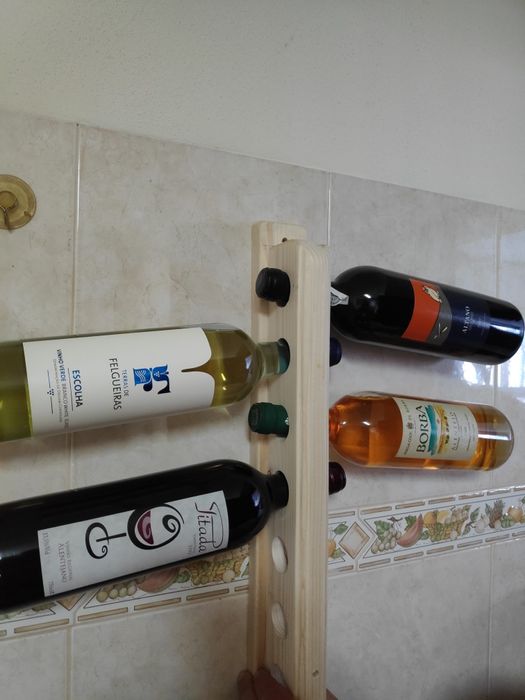 Garrafeira de parede - suporte