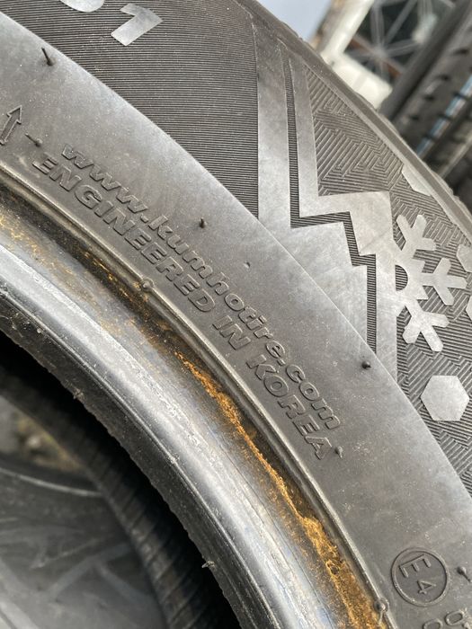 вживані зимові шини 205/65R16 Kumho WinterCraft Ice wi51 пара