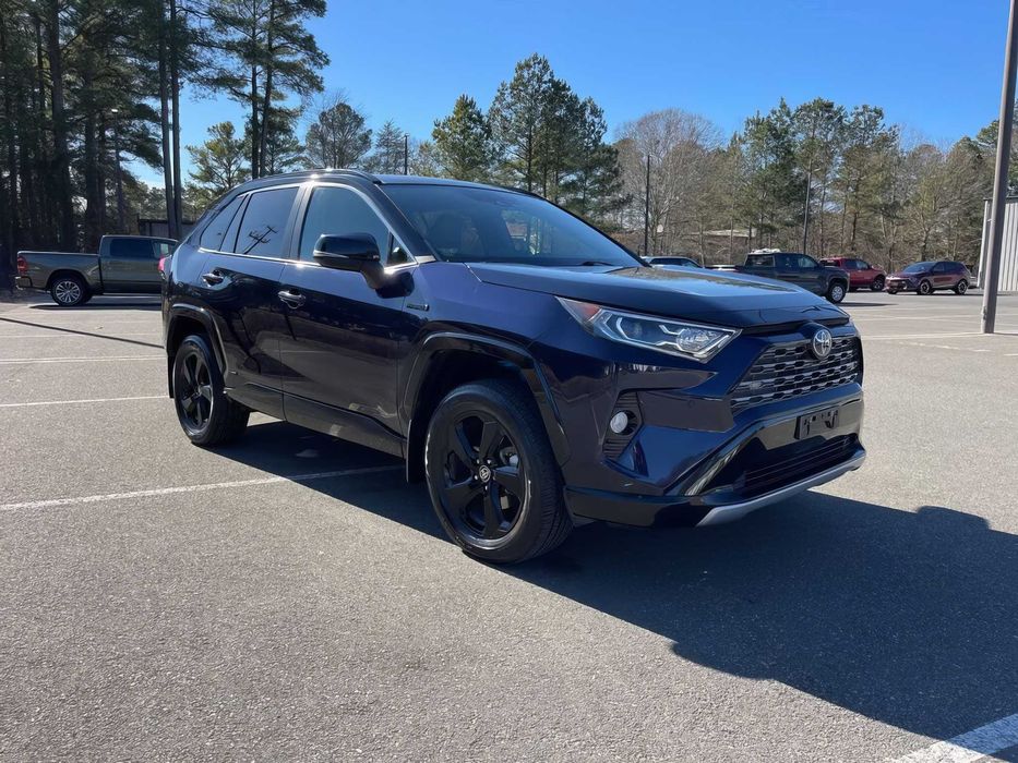 Toyota RAV4 Hybrid XSE      2021