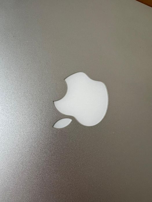 MacBook Pro 13” (Mid 2014) 8GB RAM | 256GB Prateado (Bom Estado)